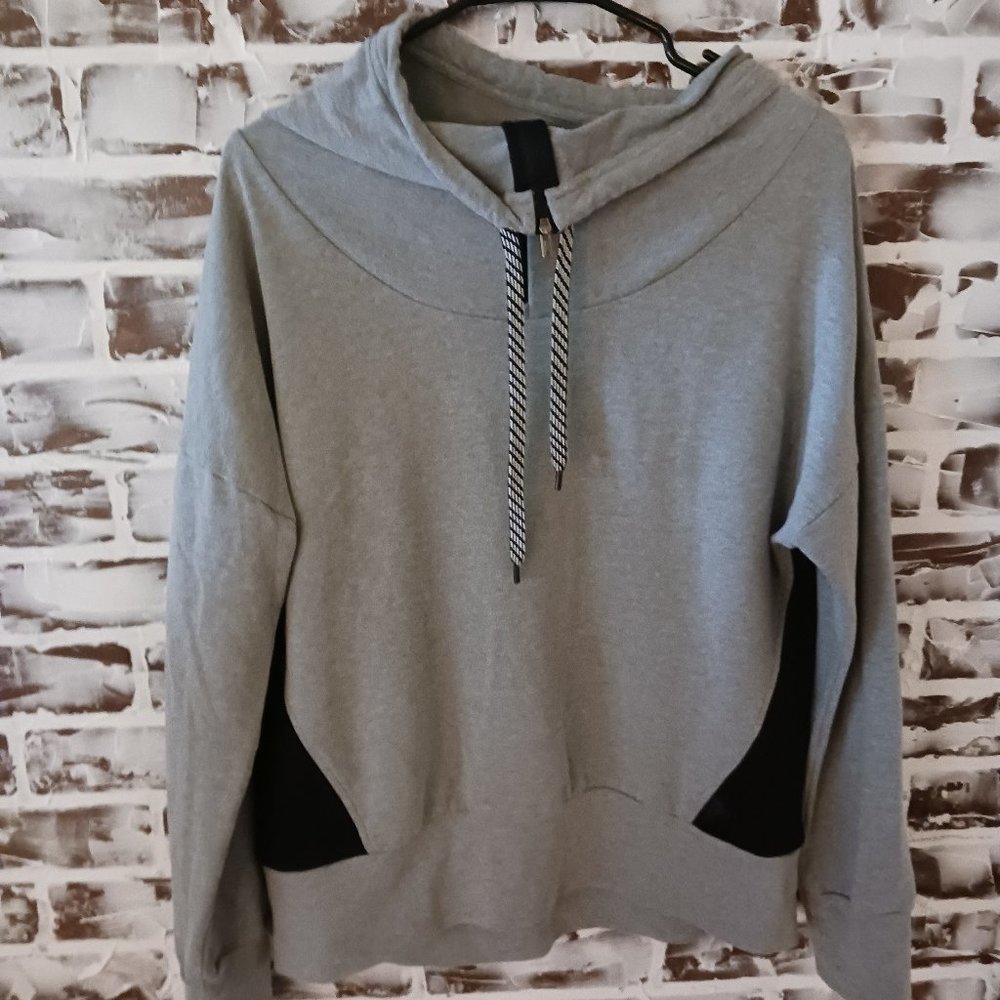 Lucy Athletic Medium Scuba Grey Black Pullover Sweatshirt Mesh Back